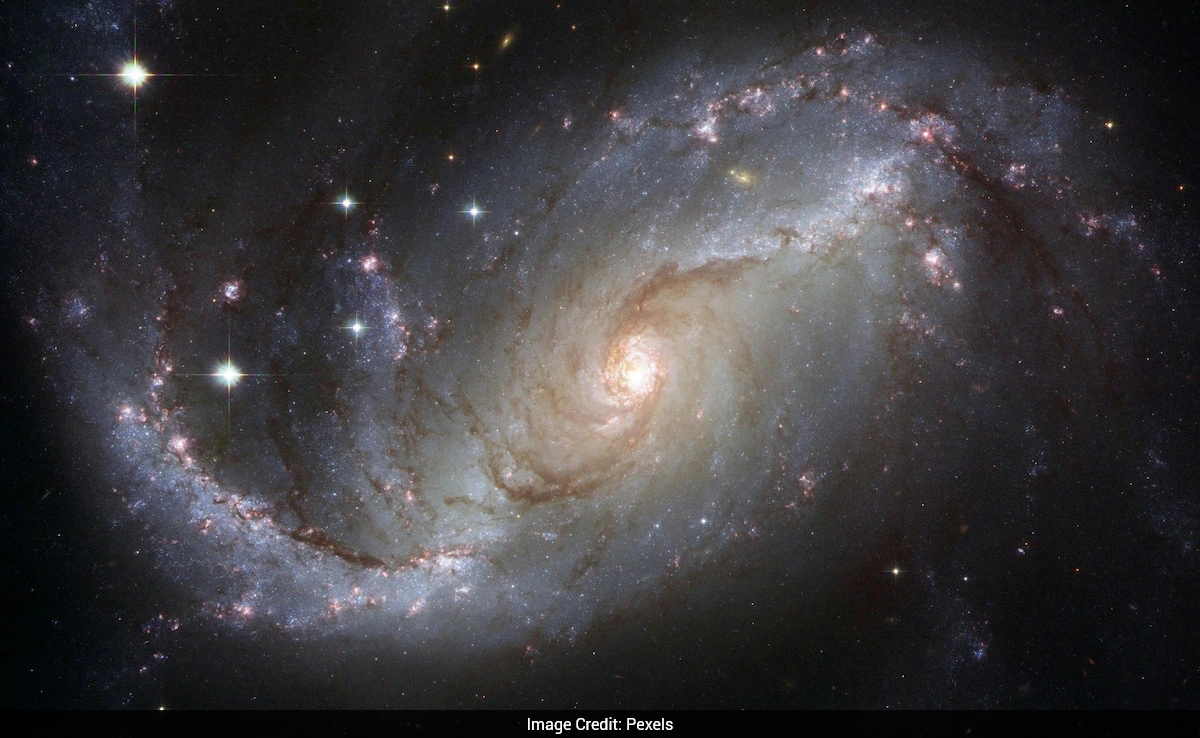 Study Suggests Dark Energy Could Cause Universe to Contract, Leading to Big Crunch