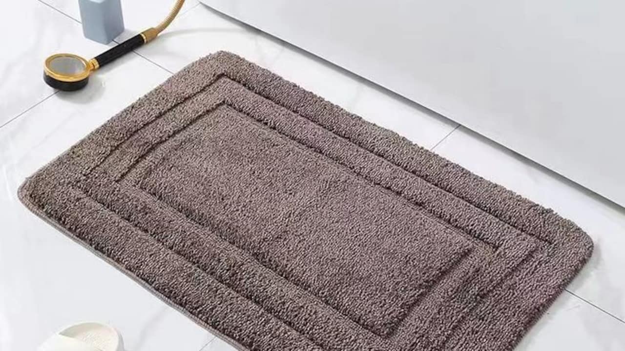 Why Bath Mats Stay Damp All Day And What Fast-Drying Materials To Choose