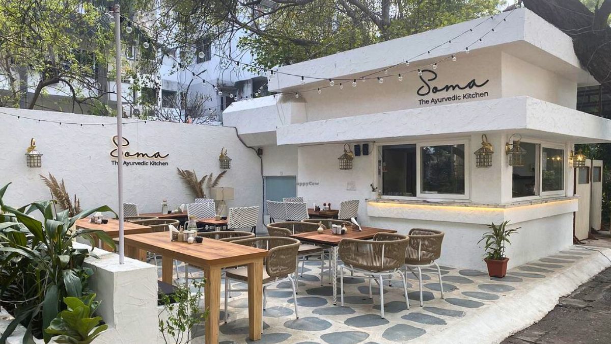 This Hospital Cafe In Delhi Serves Momos, Pizza, Golgappe - All With An Ayurvedic Twist