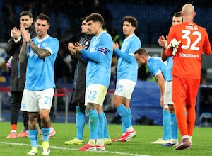 Napoli Scrape Draw With Lowly Verona As Leaders Inter Milan Look To Capitalise