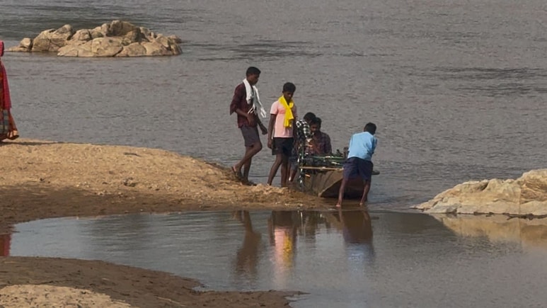 इंद्रावती नदी में फिर टूटी जिंदगियों की डोंगी, बीजापुर में नाव पलटने से बच्चों समेत 4 बहे; तलाश जारी