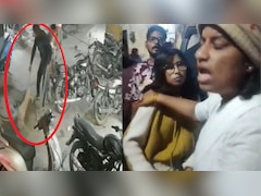 इंदौर में डॉग को पीटने का CCTV सामने आने के बाद बढ़ा विवाद, पशु प्रेमियों ने घर में घुसकर की मारपीट
