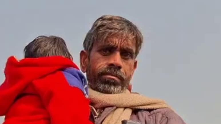 गाजीपुर के दर्जनों गांव में फैली रहस्यमयी बीमारी, 40 से 50 बच्चे हुए मानसिक और शारीरिक रूप से दिव्यांग!