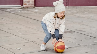 ठिठुरती ठंड में भी बच्चा रहेगा फिट और फुर्तीला, विंटर वेकेशन में मोबाइल की लत छुड़ाने के लिए आजमाएं ये 4 आसान ट