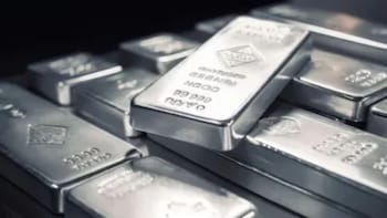 Silver Extends Fall Ahead Budget 2026; Declines 9% On MCX