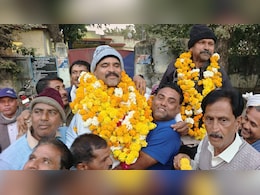 राष्ट्रीय पक्षी मोर को मारकर पकाने वाला कांग्रेस नेता जेल से छूटा, समर्थकों ने ढोल नगाड़े से किया स्वागत