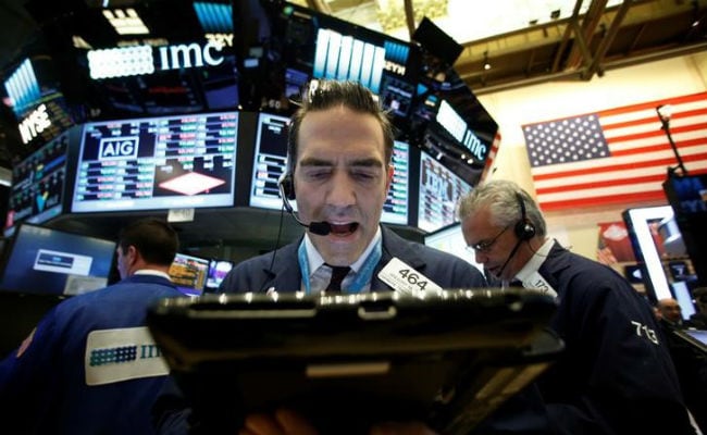 Wall Street Gains As Traders Bet On Clinton Victory