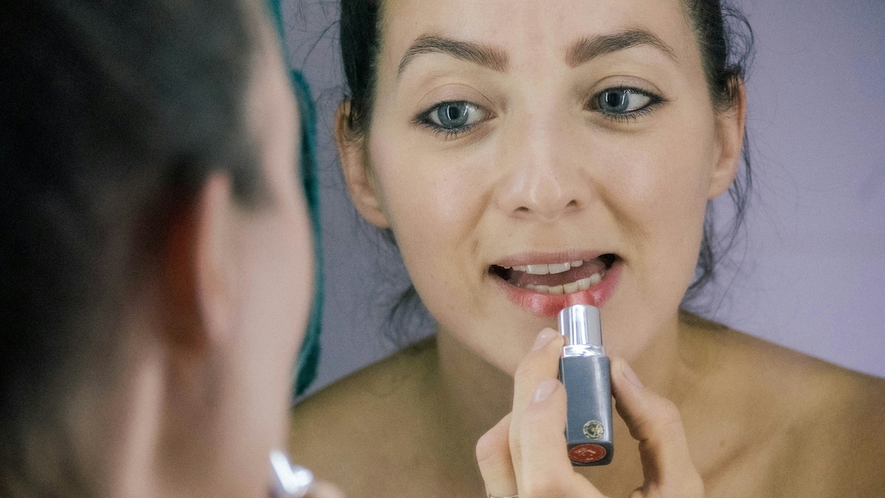 Why Lipsticks Crack Even On Well-Moisturised Lips