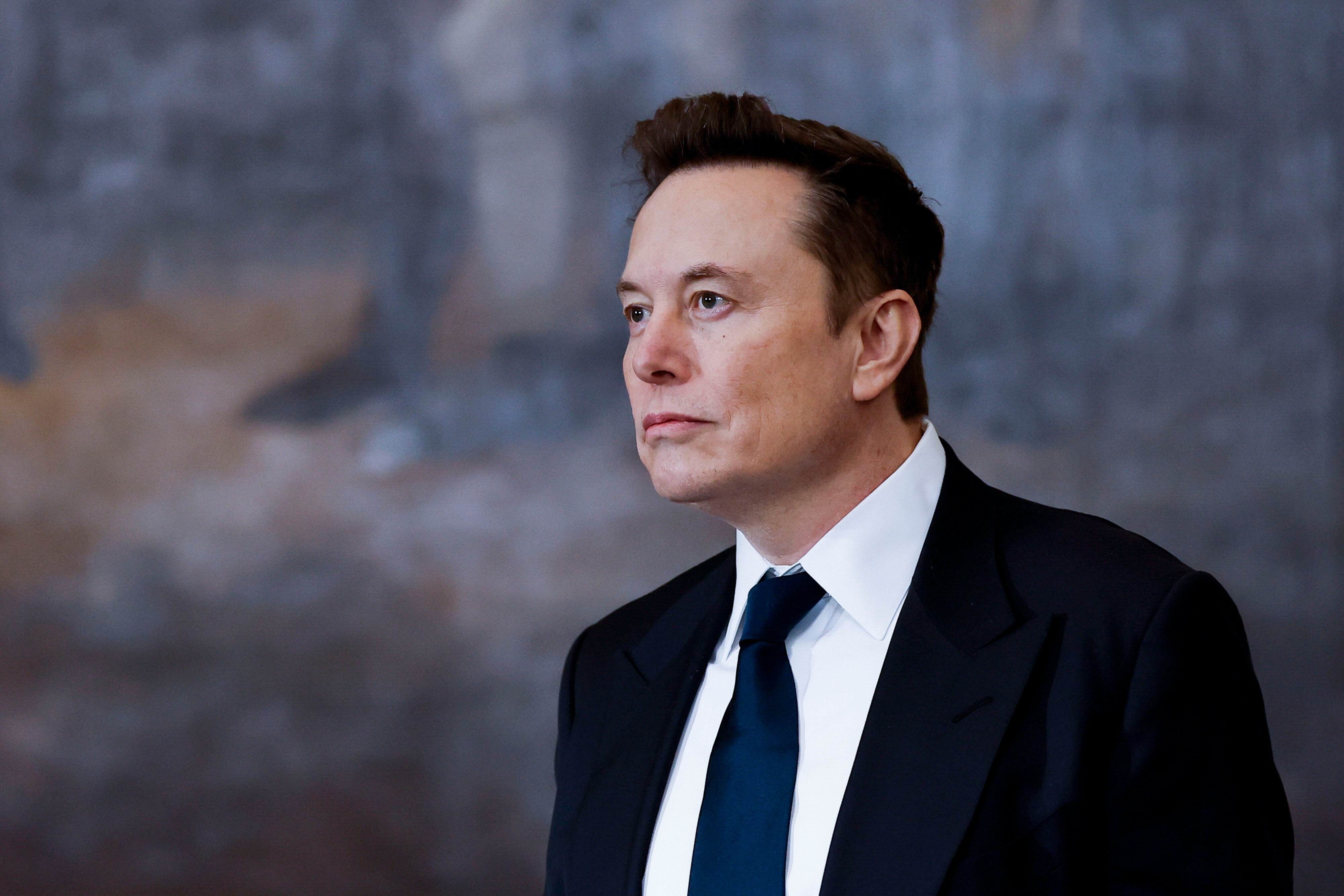 Tesla Shareholders Should Reject Musk&rsquo;s $1 Trillion Pay Package, ISS Advises