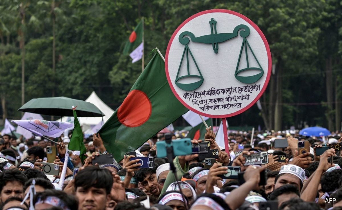 Opinion: Opinion | Pak 'Impostors' To Jamaat Trolls: What's Going On With Bangladesh Social Media?