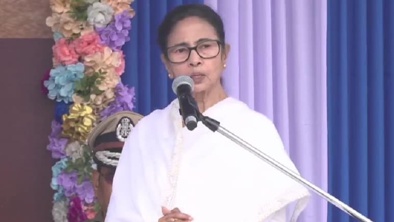 BJP Insulting Icons, Distorting History: Mamata Banerjee's Big Attack