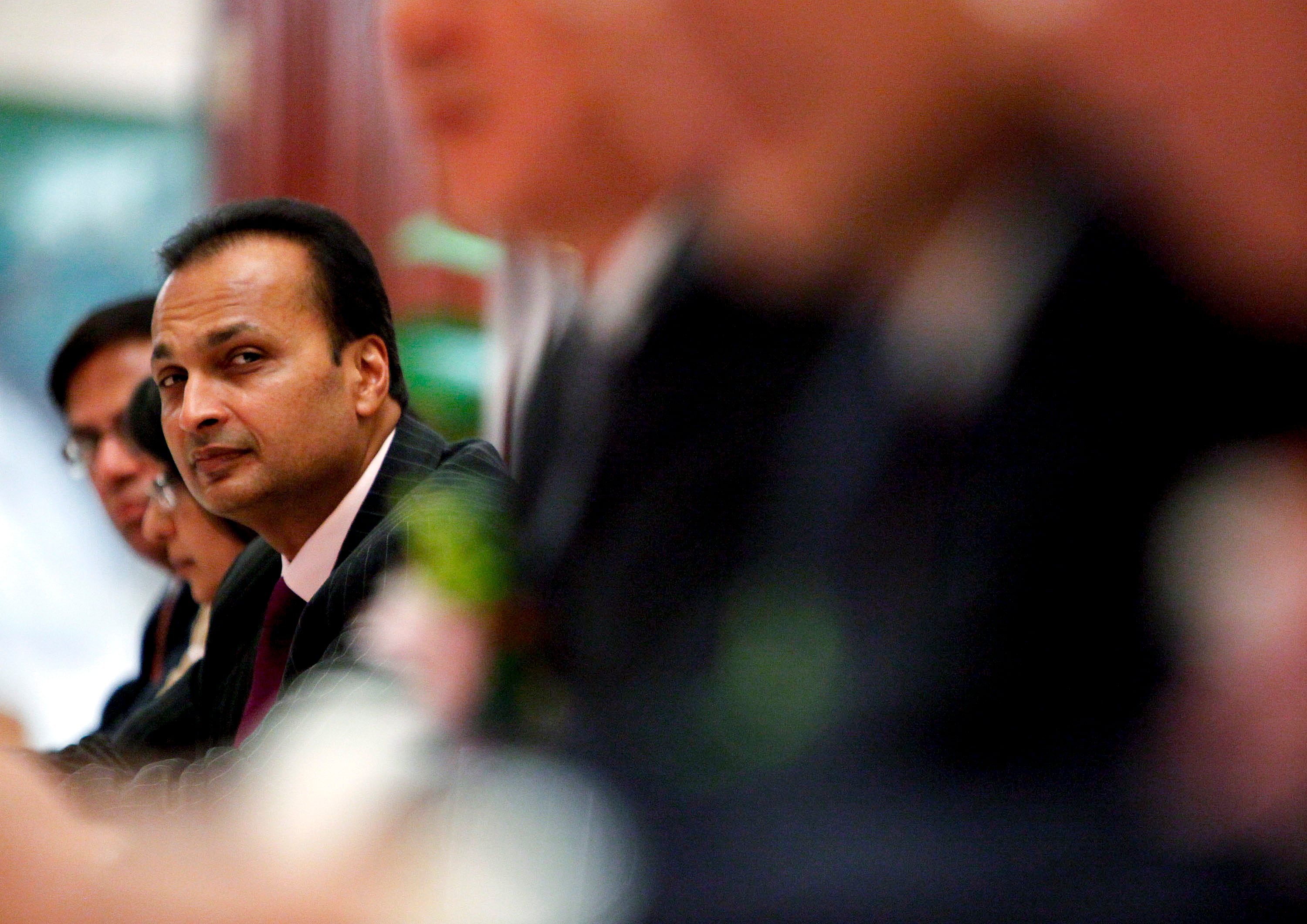 Why Rivals Will Line Up At RCom&rsquo;s Spectrum Fire Sale