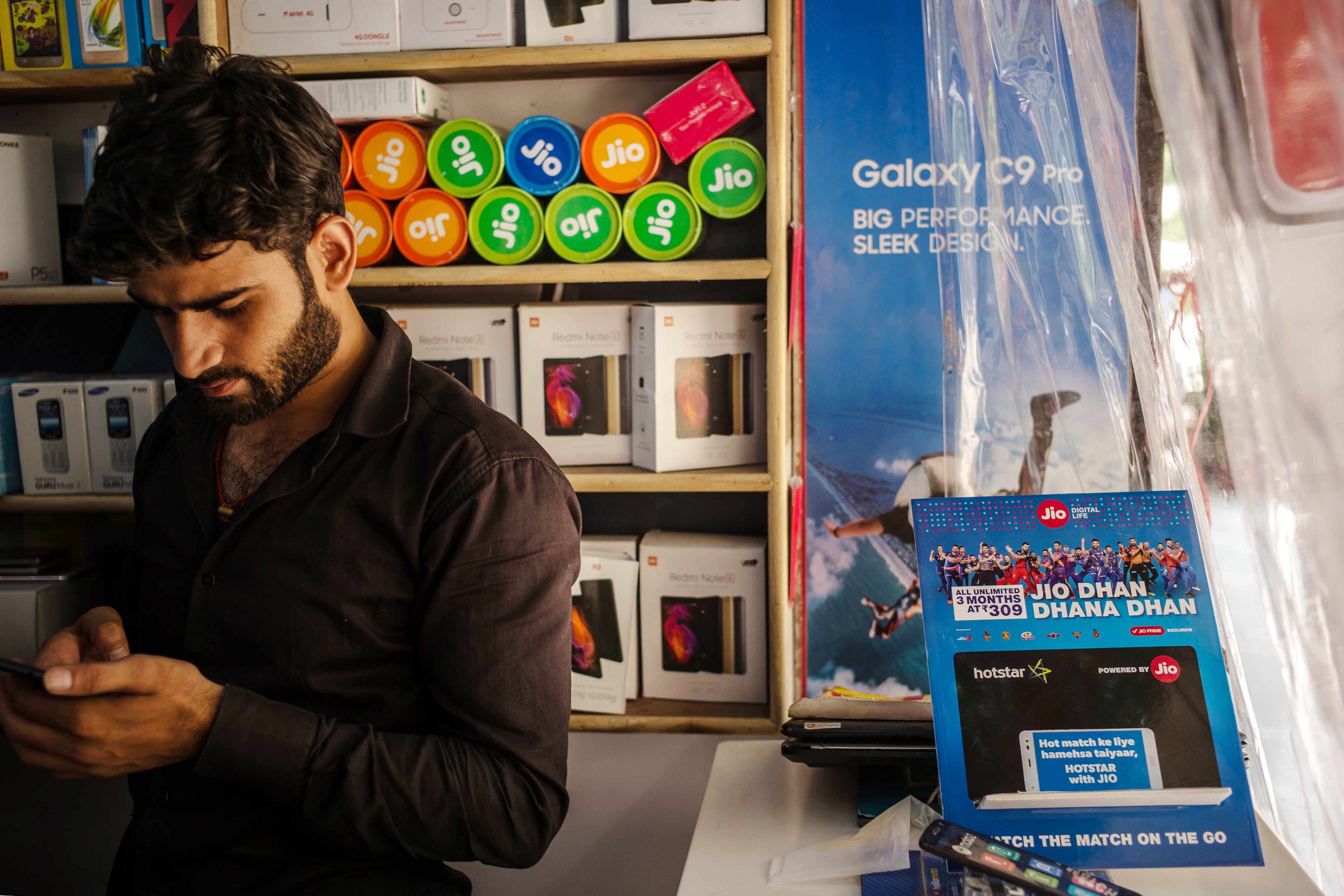 Reliance Jio Cuts Prepaid Tariffs, Offers More Data 