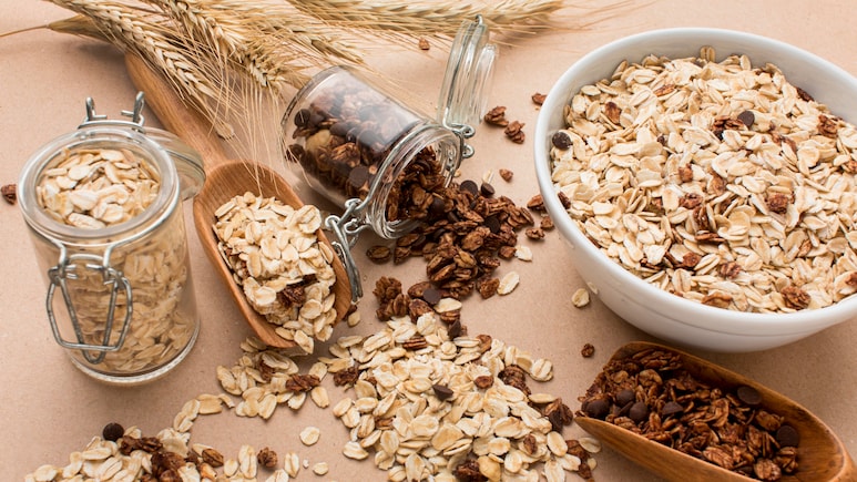 Rolled Vs Steel-Cut Vs Normal Oats: Which One Is Healthier?