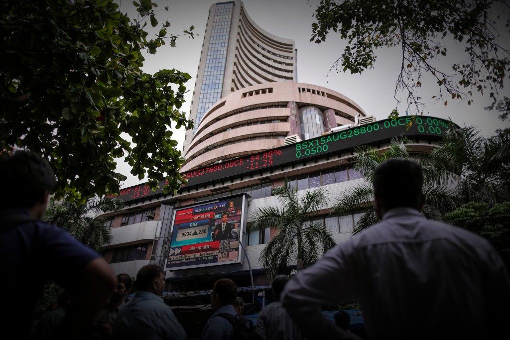 Sensex, Nifty Extend Gains To Fifth Week; Reliance, Idea Top  Gainers
