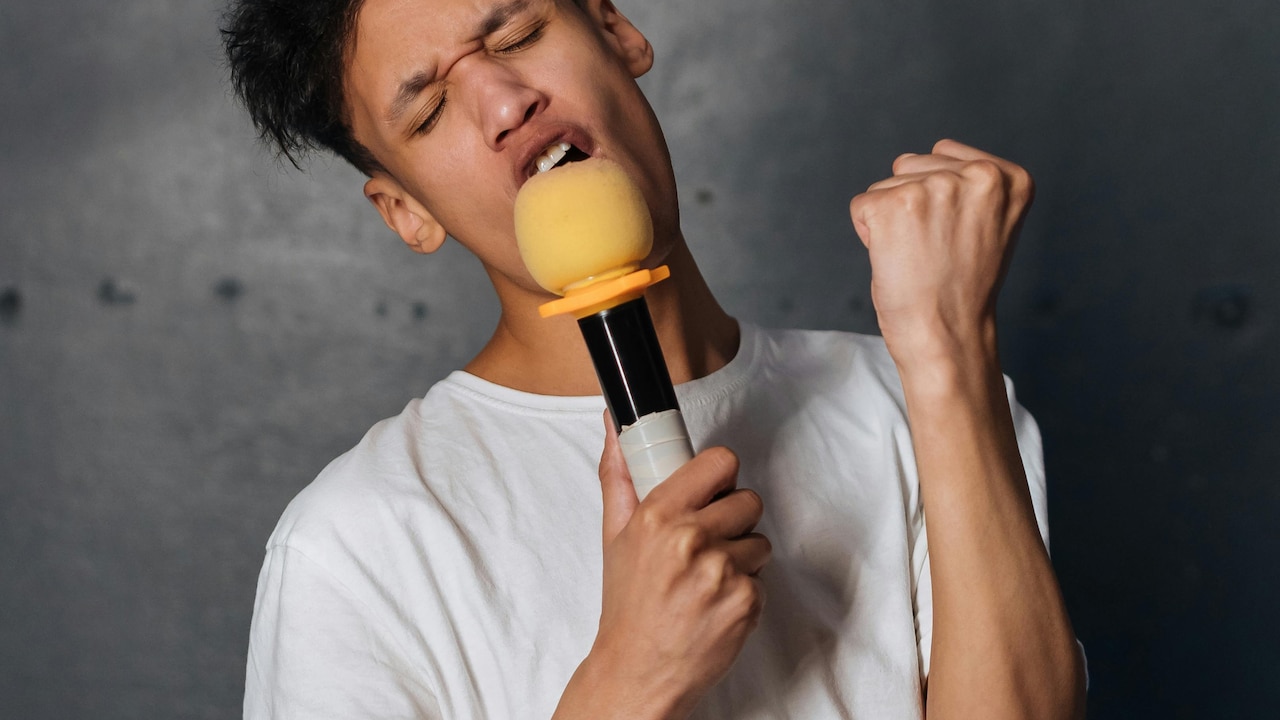 Which essentials you need for a karaoke date night?