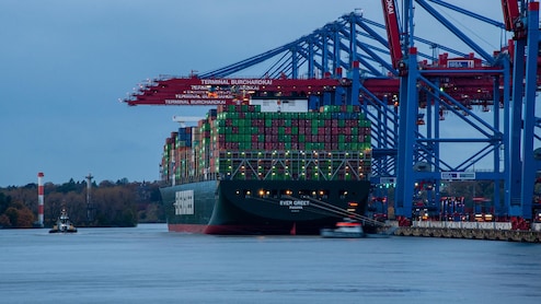 Crude Strategy: India Pivots Oil Sourcing For Certainty, Keeps Russian Barrels Selectively