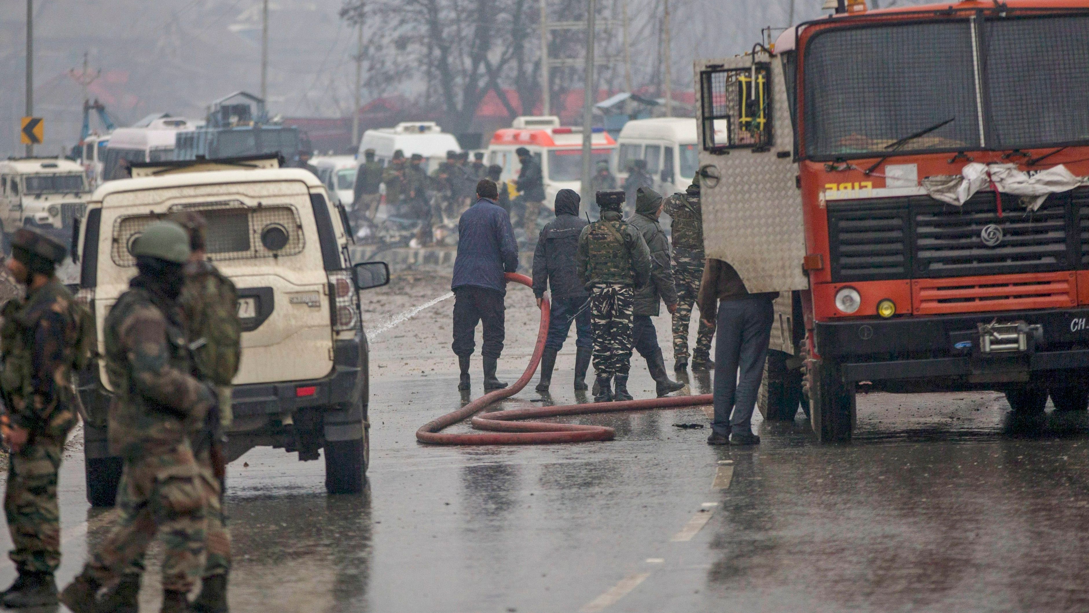  Pulwama Attack: Death Toll Rises to 40, PM Modi Warns Pakistan