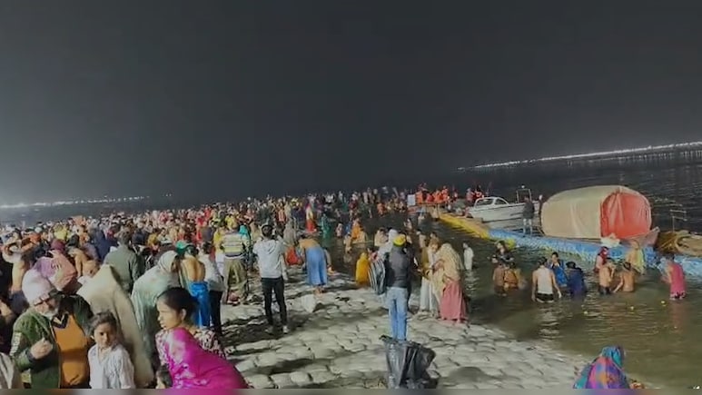 माघ मेला 2026 का शुभारंभ, कड़ाके की ठंड के बाद भी आस्था की डूबकी लगा रहे श्रद्धालु, व्यवस्था चाक-चौबंद