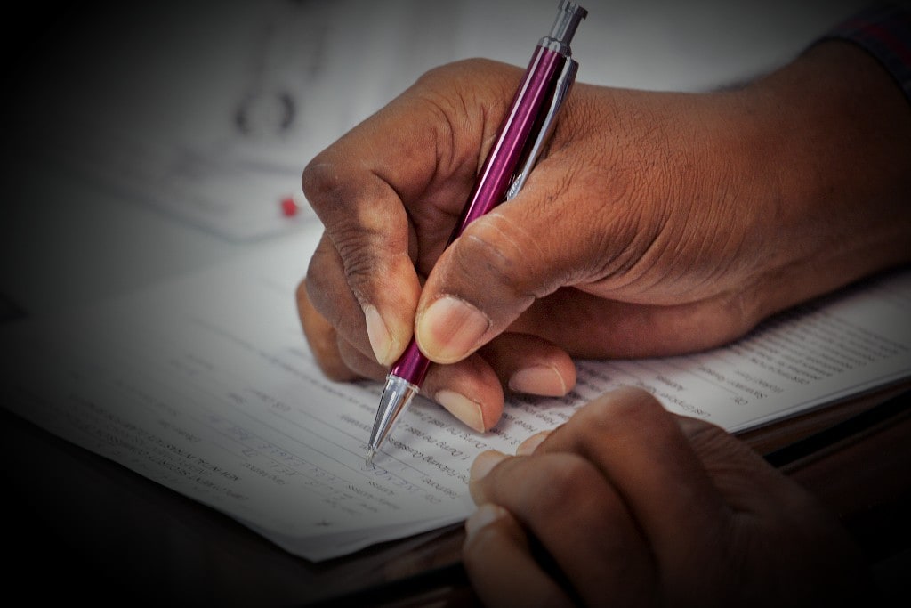 Only Those Eligible For Aadhaar Need To Quote It In Income Tax Returns