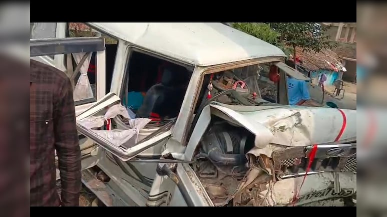 दर्दनाक हादसा, आग ताप रहे युवक को घसीटते हुए दीवार से टकराई वाहन, एक की मौत, चार घायल