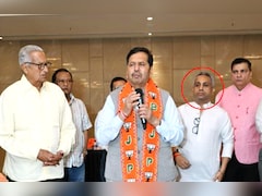 एक तस्‍वीर, मचा सियासी घमासान... BMC चुनाव से पहले मंत्री के साथ दिखा सोनू जालान, विपक्ष ने की आरोपों की बौछार