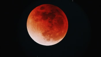 Total Lunar Eclipse 2026: When Will India Witness 'Blood Moon'? Check Do's And Don'ts