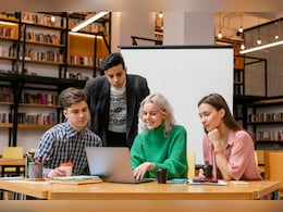 अमेरिका-यूरोप छोड़कर अब भारत पढ़ने आएंगे दुनिया भर के छात्र, इकनॉमिक सर्वे का बड़ा संकेत