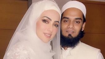 Asked If Husband Mufti Anas 'Brainwashed' Her To Quit Showbiz, Sana Said...