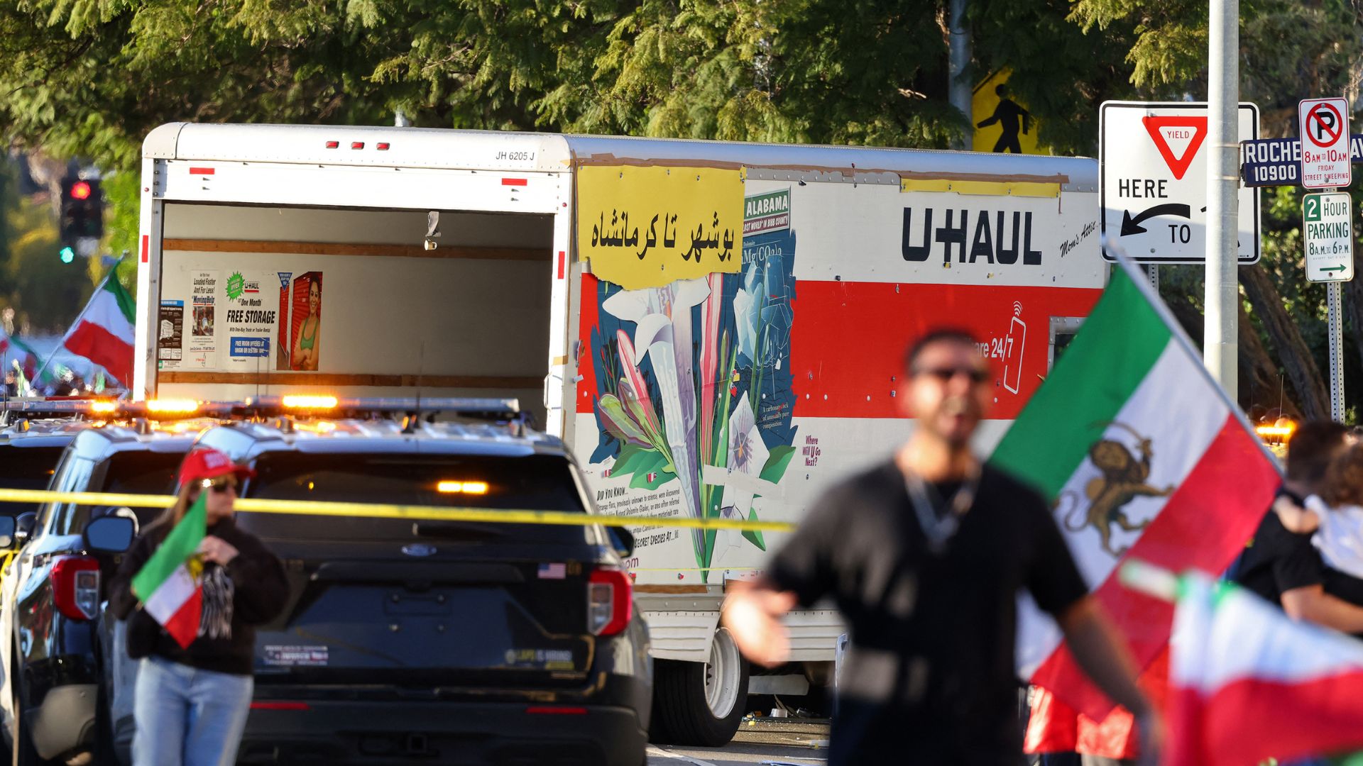 अमेरिका में ईरान का विरोध करते लोगों को ट्रक से कुचलने की हुई कोशिश, VIDEO आया सामने