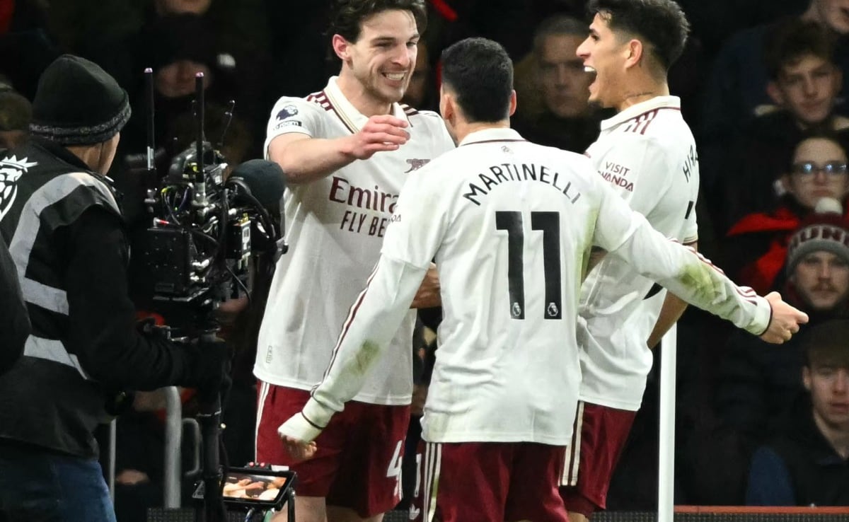 Arsenal Stretch Premier League Lead As Aston Villa Win