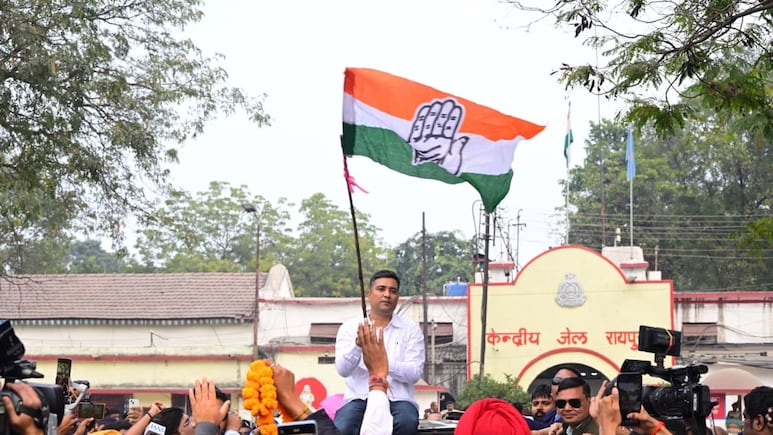 Chaitanya Baghel 168 दिन बाद जेल से रिहा, पिता भूपेश बघेल खुद गाड़ी चलाकर लेने पहुंचे, बाहर आते ही क्या बोले?