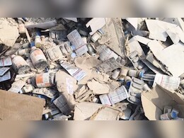 कोरिया शहर के बीच मिला दवाइयों का जखीरा, आसपास खेलते मिले बच्चे; स्वास्थ्य विभाग में हड़कंप