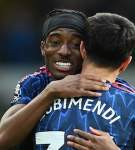 Arsenal Thrash Leeds United To Stretch Premier League Advantage