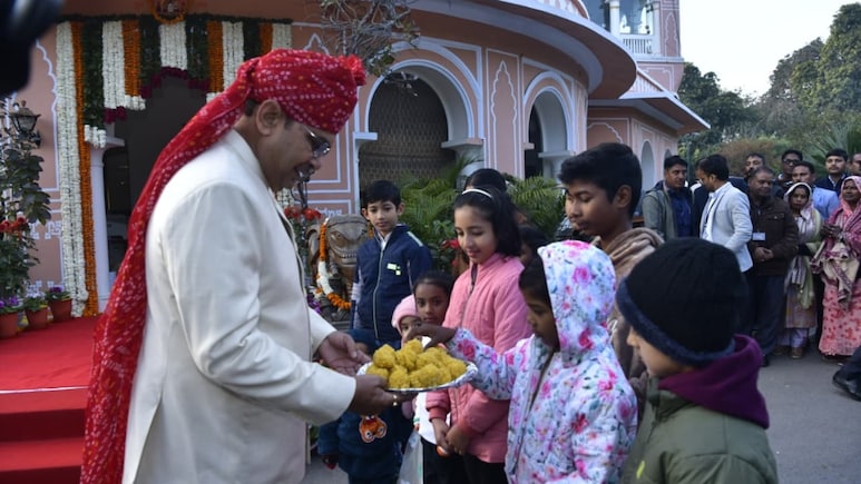 सीएम भजनलाल शर्मा ने बच्चों को बांटी मिठाई, मंत्रियों ने भी अलग-अलग जिलों में फहराया झंडा, देखें पूरी लिस्ट