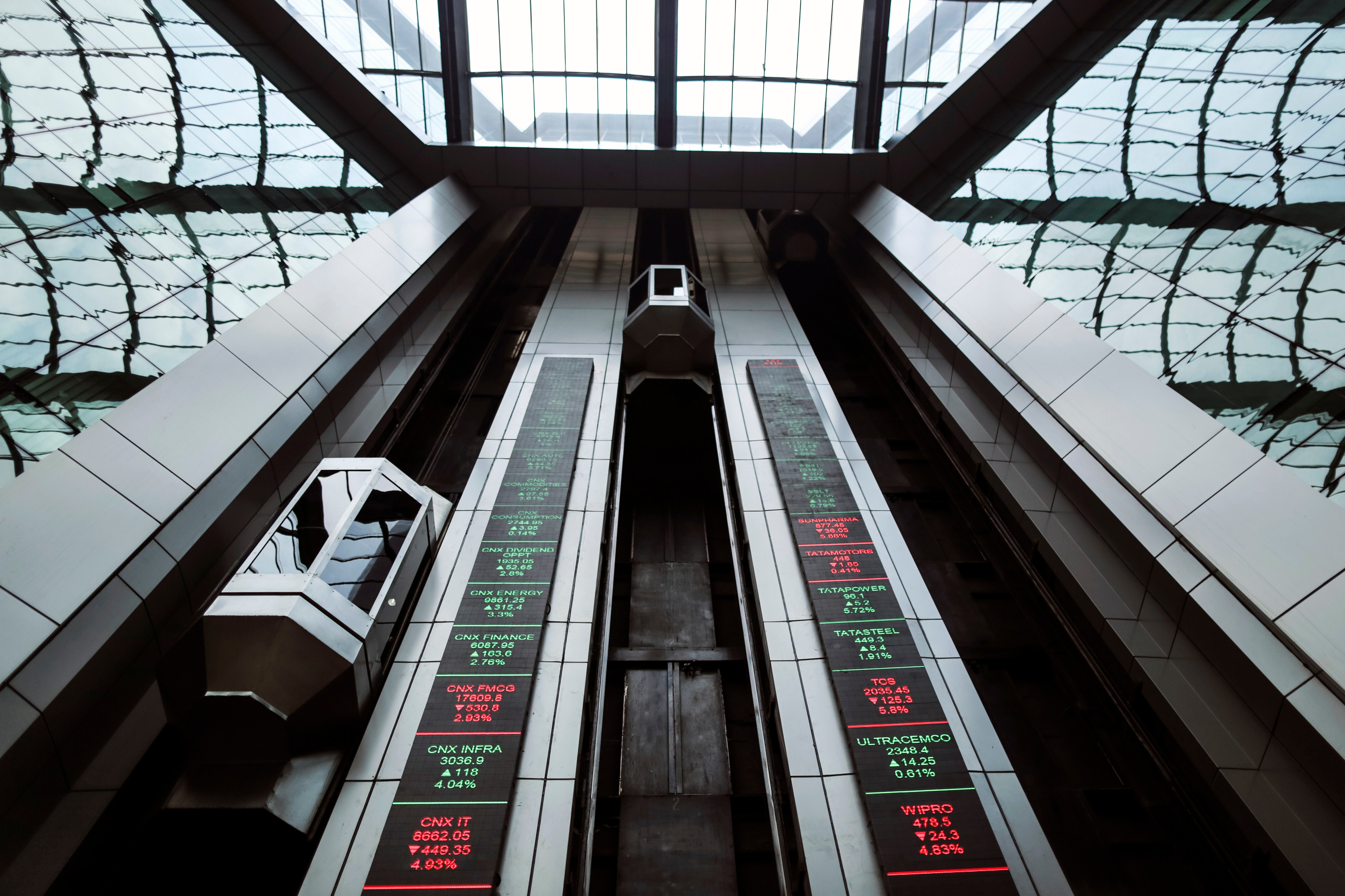 Sensex, Nifty End Lower; Only I.T. And Metals Buck The Trend