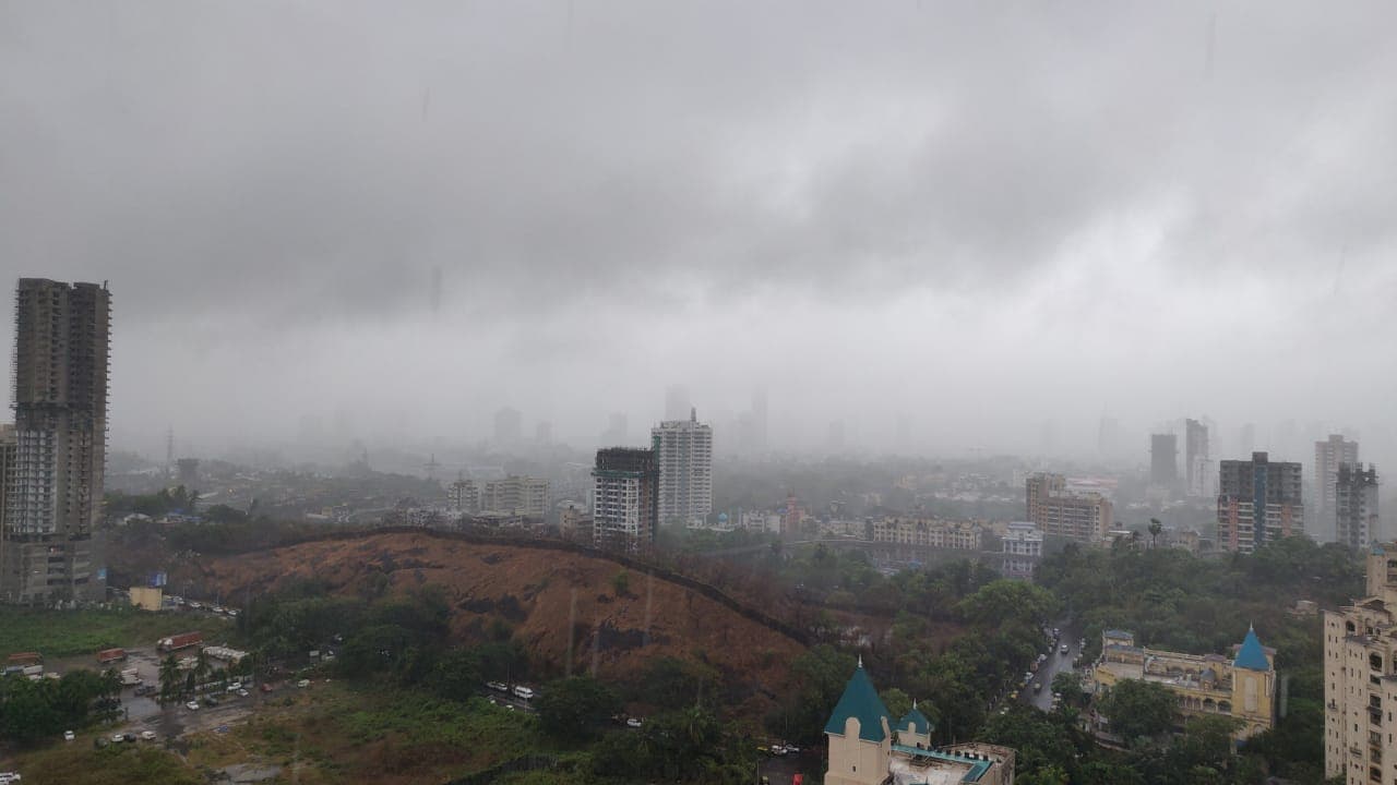 Extremely Severe Cyclonic Storm Tauktae Live: Cyclone Starts Landfall Near Diu, Rains In Mumbai May Reduce