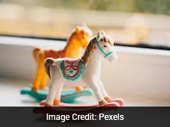 China Factory Sewing Mistake Gives Toy Horses Pouty Mouths, Wins Hearts Online
