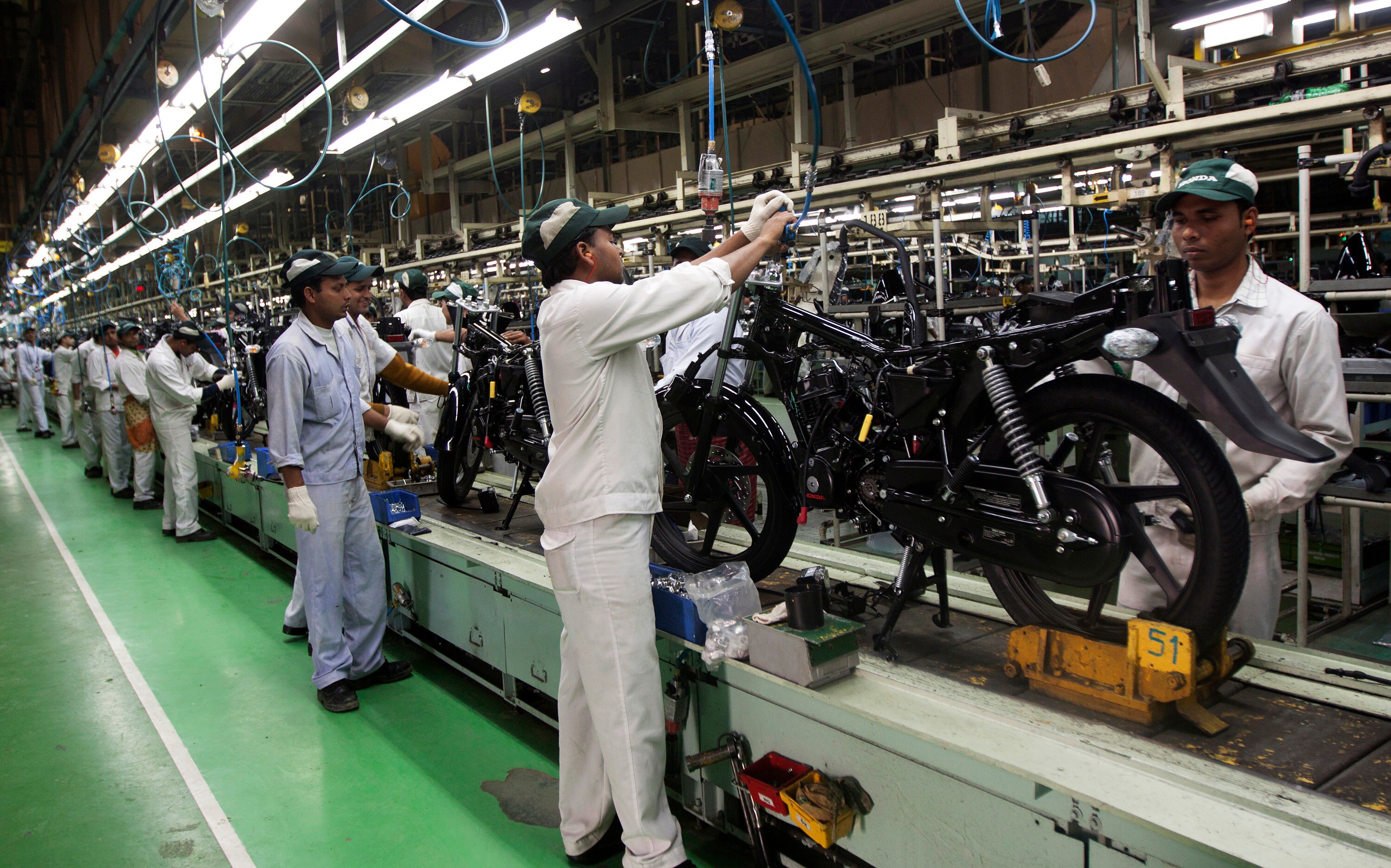 Auto Sales October 2021 Live: Maruti, M&M Sales Jump On Low Base, Tata See 31% Rise