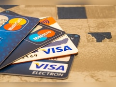 These Credit Cards Still Offer Free Access To Airport Lounges: Do You Own Any?