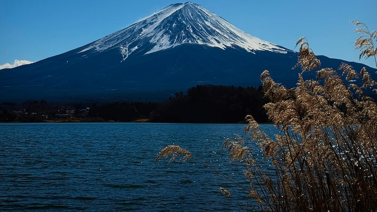 Why Mount Damavand In Iran, Asia's Tallest Volcano, Is So Famous