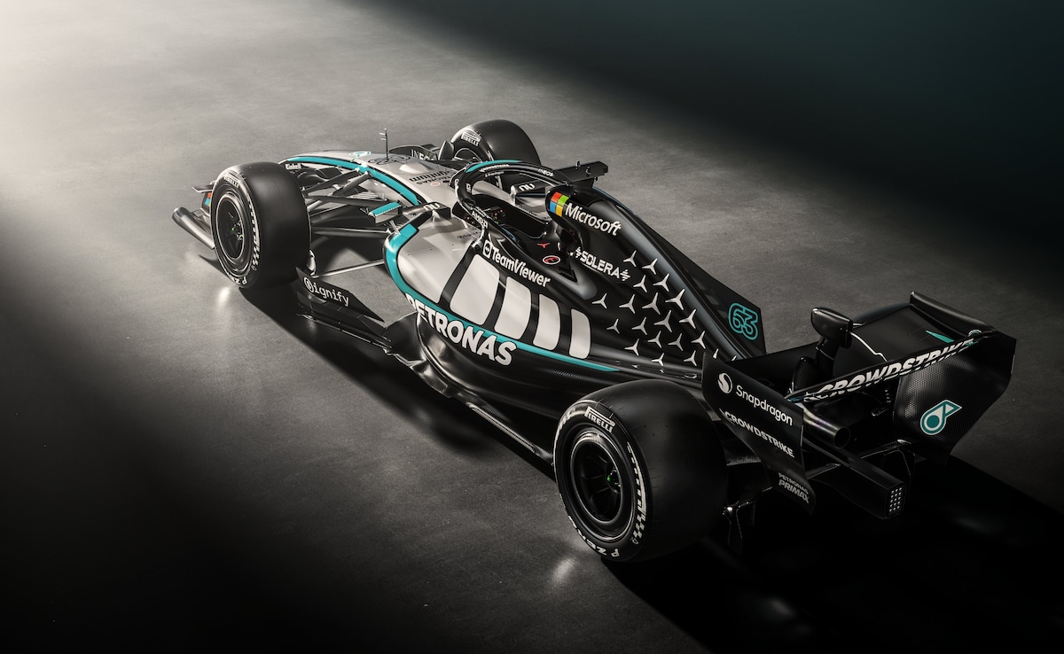 Mercedes Unveil Brand New Look For 2026 F1 Season; Toto Wolff Provides Warning