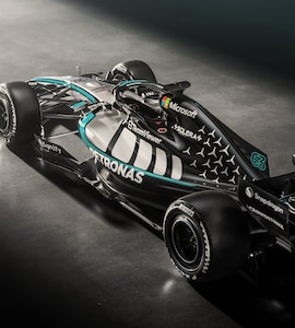 Mercedes Unveil Brand New Look For 2026 F1 Season; Toto Wolff Provides Warning