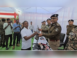 जंगल में अब गोलियां नहीं, घर लौटने की पुकार: गरियाबंद में बदली लड़ाई की दिशा, कल के कॉमरेड ही बने शांतिदूत