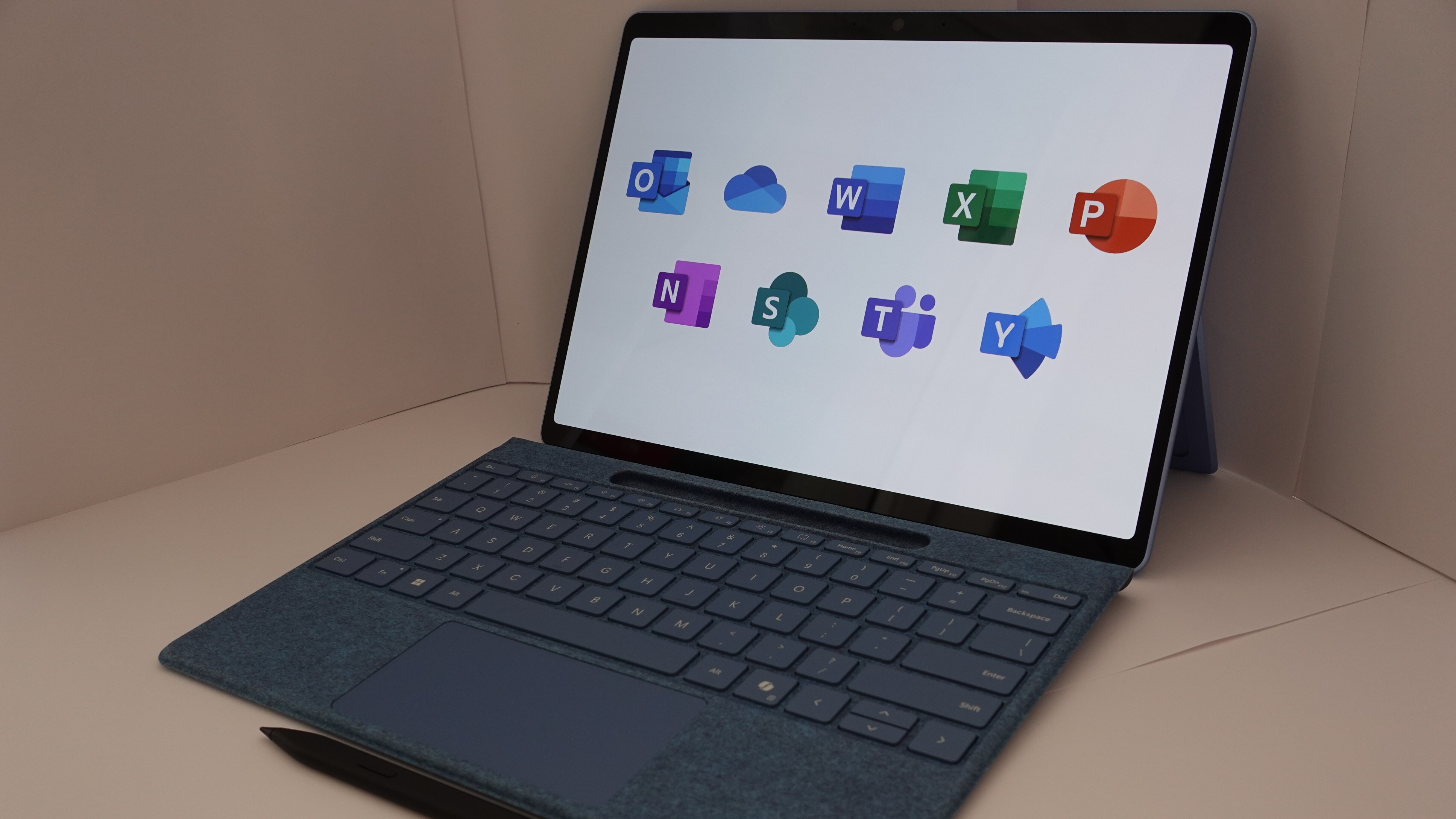 Microsoft Office Apps To Make Spreadsheets, Board-Ready Presentations With Just One Prompt