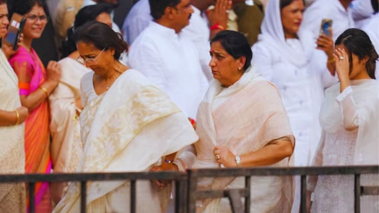 Supriya Sule Video : सुप्रिया सुळे पुन्हा ट्रोलर्सच्या टार्गेटवर? 'त्या' Video मुळे सोशल मीडियावर वेगळीच चर्चा