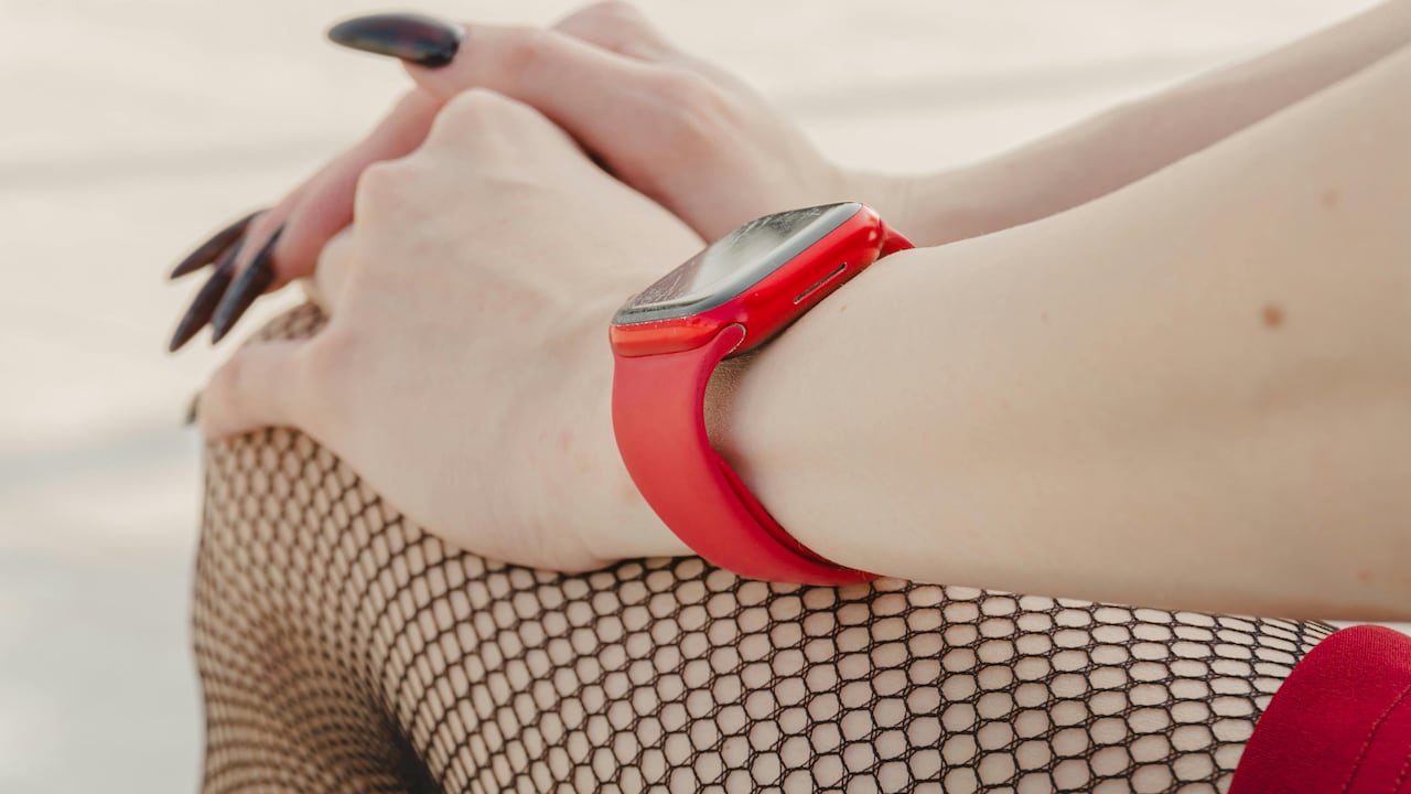 Best Smartwatches Under ₹10,000: Top Features And Performance Explained