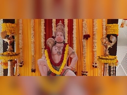 दिल्ली में बही बजरंगी की भक्ति धारा, जानें हजारों की संख्या में लोगों ने क्यों किया हनुमान चालीसा का पाठ