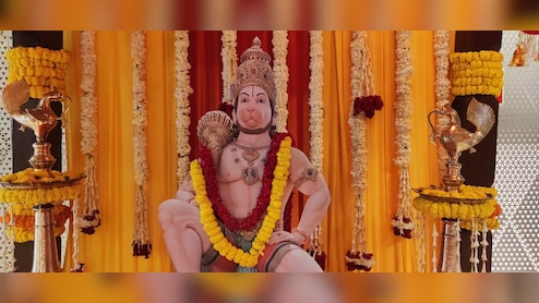 दिल्ली में बही बजरंगी की भक्ति धारा, जानें हजारों की संख्या में लोगों ने क्यों किया हनुमान चालीसा का पाठ