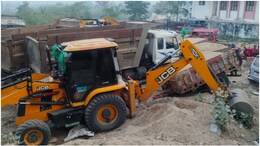 डंपर में छिपकर आई पुलिस, बनास नदी में गुजारी पूरी रात, तड़के 5 बजे बजरी माफिया पर फिल्मी स्टाइल में मारी रेड